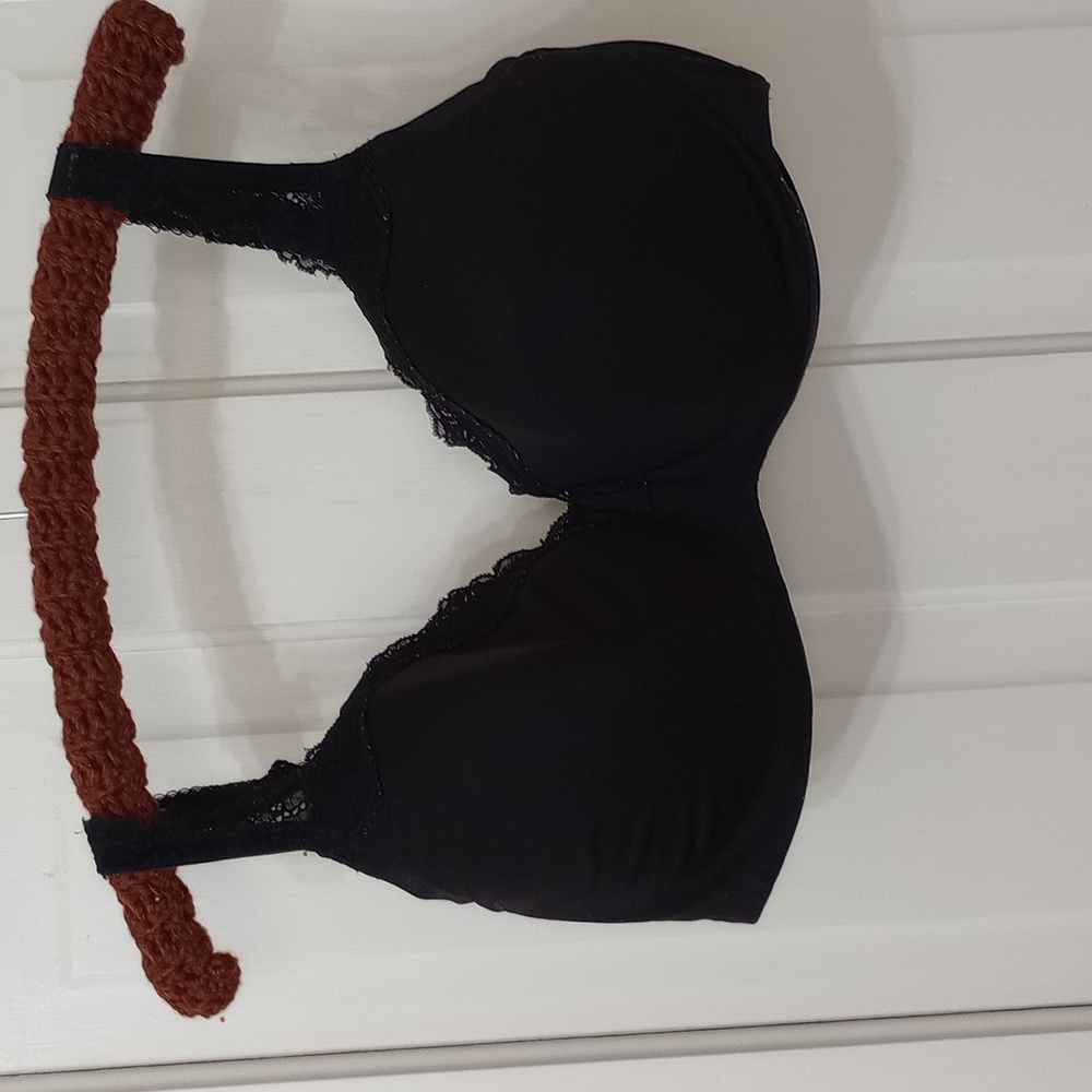 🥰3/$25 Elegant LE MYSTERE " THE OPRAH BRA"  Size 42DD Women's Black Bra